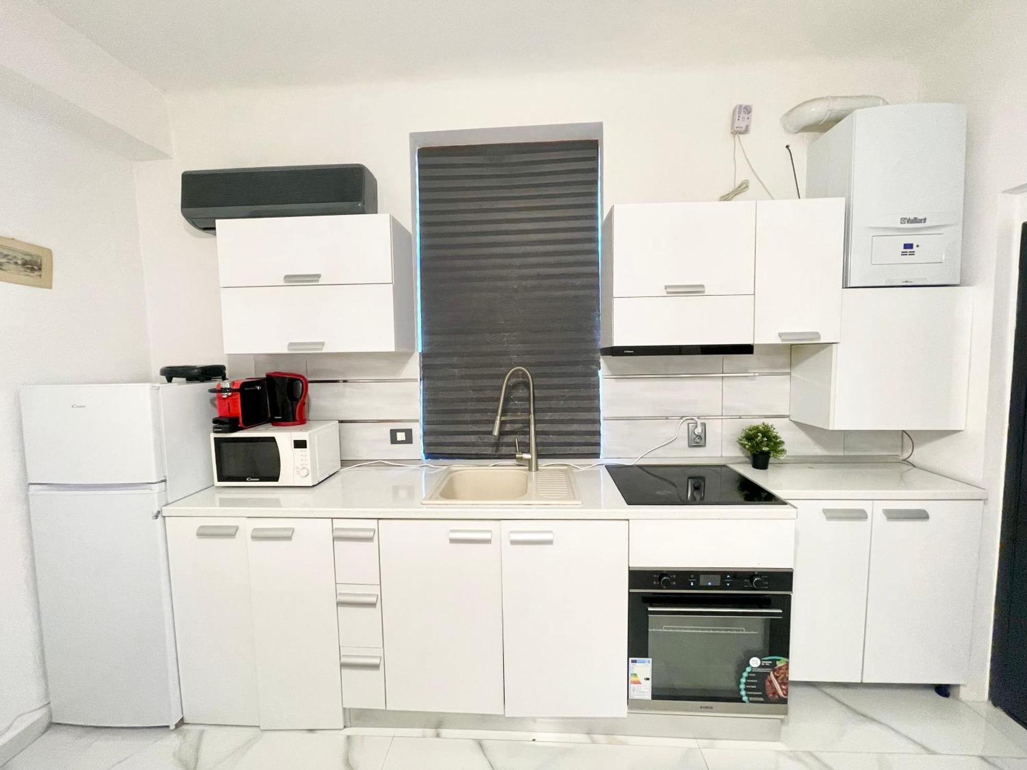 White 2 Apartment Bucharest Exterior photo